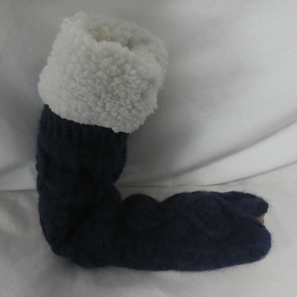 JUST COZY | 5-8 | Soft and Warm Navy Knitted Slipper Socks | NWOT - Picture 4 of 11